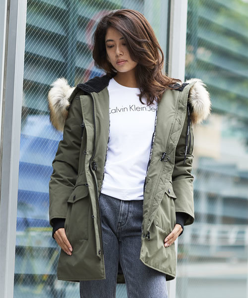 Calvin Klein Jeans（カルヴァンクラインジーンズ）の「クルーネックロングスリーブTシャツ（Tシャツ/カットソー・レディース・ブラック/ホワイト/ピンク・X-SMALL/SMALL/LARGE/MEDIUM）」の10枚目の写真