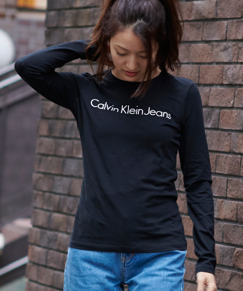 Calvin Klein Jeans（カルヴァンクラインジーンズ）の「クルーネックロングスリーブTシャツ（Tシャツ/カットソー・レディース・ブラック/ホワイト/ピンク・X-SMALL/SMALL/LARGE/MEDIUM）」の12枚目の写真