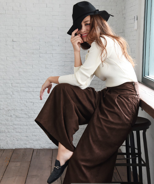 Luz Llena（ラズレナ）の「[コルセットベルト付き]フェイクスウェードパンツ（その他パンツ・レディース・ブラウン/ベージュ・MEDIUM）」の4枚目の写真