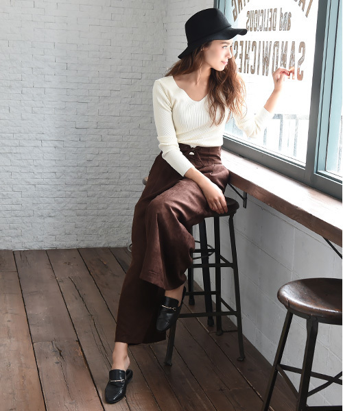 Luz Llena（ラズレナ）の「[コルセットベルト付き]フェイクスウェードパンツ（その他パンツ・レディース・ブラウン/ベージュ・MEDIUM）」の5枚目の写真