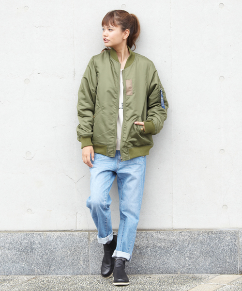 CUBE SUGAR(キューブシュガー)の「ストレッチデニムスリムストレートパンツ(デニムパンツ・レディース・インディゴブルー/サックスブルー・M/S)」の3枚目の写真