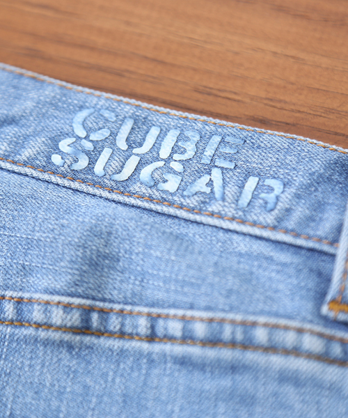 CUBE SUGAR(キューブシュガー)の「ストレッチデニムスリムストレートパンツ(デニムパンツ・レディース・インディゴブルー/サックスブルー・M/S)」の8枚目の写真