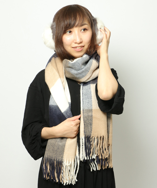 LBC(エルビーシー)の「ブロックチェックストール(ストール/ショール・レディース・レッド/ネイビー・FREE)」の1枚目の写真