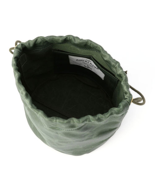 SHIPS(シップス)の「AMIACALVA(アミアカルヴァ): POUCH ポーチ(ショルダーバッグ・メンズ・グレー/ブラック/オリーブ・ONE SIZE)」の8枚目の写真