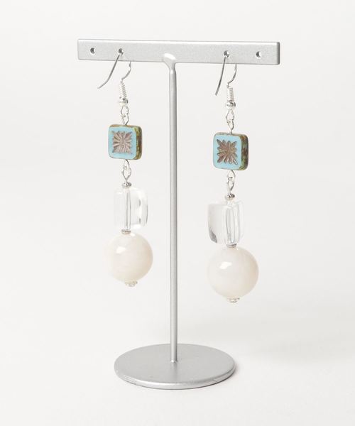 tone(トーン)の「【manatula】チェコガラスのボヘミアンピアス(ピアス(両耳用)・レディース・ピンク/イエロー/ブルー・FREE)」の4枚目の写真