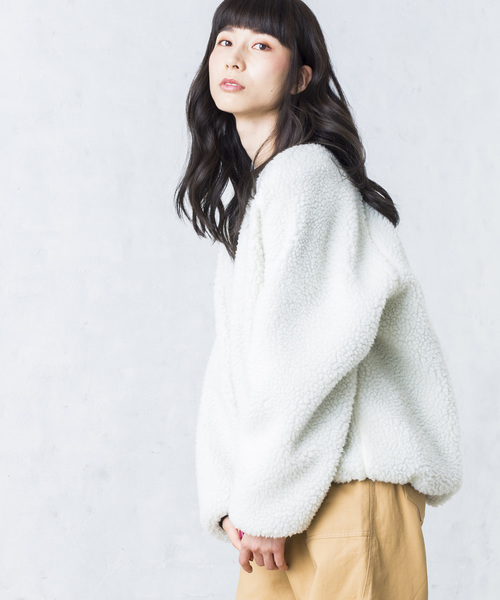 WEGO（ウィゴー）の「WEGO/リバーシブルボアノーカラーブルゾン（ブルゾン・レディース・ホワイト/ブラック/ベージュ/ブルー/ピンク・FREE）」の2枚目の写真