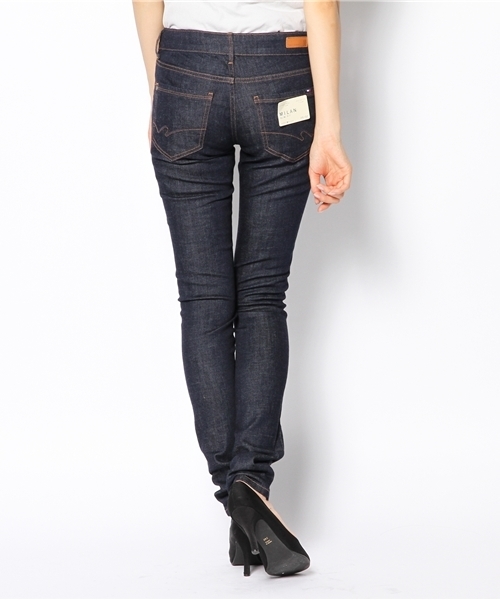 TOMMY HILFIGER（トミーヒルフィガー）の「MILAN SKINNY RINSE（デニムパンツ・レディース・インディゴブルー・26inch/27inch/25inch）」の3枚目の写真