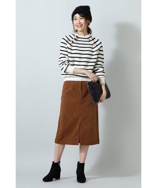 NATURAL BEAUTY BASIC（ナチュラルビューティーベーシック）の「【雑誌掲載】コーデュロイストレートスカート（スカート・レディース・ネイビー/キャメル・SMALL/MEDIUM/X-SMALL）」の4枚目の写真