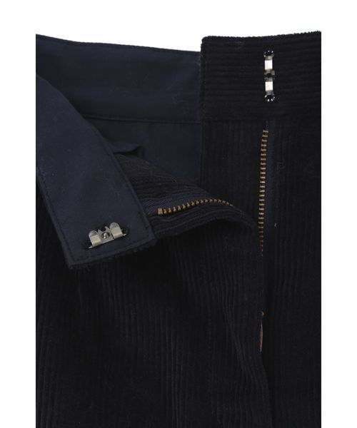 NATURAL BEAUTY BASIC（ナチュラルビューティーベーシック）の「【雑誌掲載】コーデュロイストレートスカート（スカート・レディース・ネイビー/キャメル・SMALL/MEDIUM/X-SMALL）」の15枚目の写真