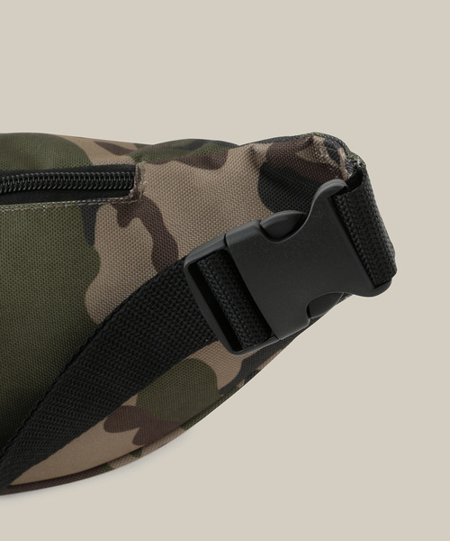 ADAM ET ROPE'(アダムエロペ)の「BAGBASE ミニボディバッグ(ウエストバッグ)(ボディバッグ/ウエストポーチ・メンズ・ホワイト/ブラック/グリーン系その他・FREE)」の7枚目の写真