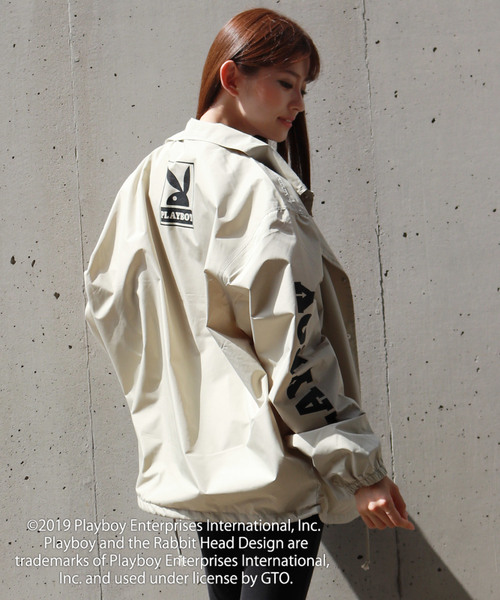 PLAYBOY(プレイボーイ)の「【PLAYBOY】シートプリント コーチジャケット(シャツジャケット)(ナイロンジャケット)」|ベージュ