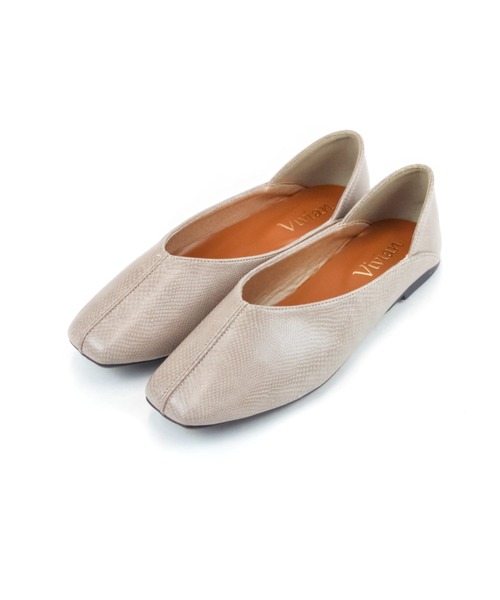 VIVIAN（ヴィヴィアン）の「スクエアトゥセンターステッチデザインVカットバブーシュ（パンプス・レディース・ホワイト/ブラック/ベージュ/シルバー/キャメル/パイソン/グレー系その他7/ダークブラウン/ウィート/ブラック×ライム・LL/S/M/L/XL）」の14枚目の写真