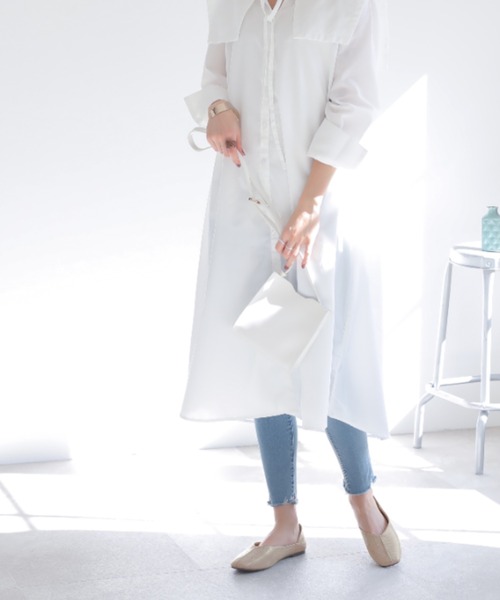 VIVIAN（ヴィヴィアン）の「スクエアトゥセンターステッチデザインVカットバブーシュ（パンプス・レディース・ホワイト/ブラック/ベージュ/シルバー/キャメル/パイソン/グレー系その他7/ダークブラウン/ウィート/ブラック×ライム・LL/S/M/L/XL）」の18枚目の写真