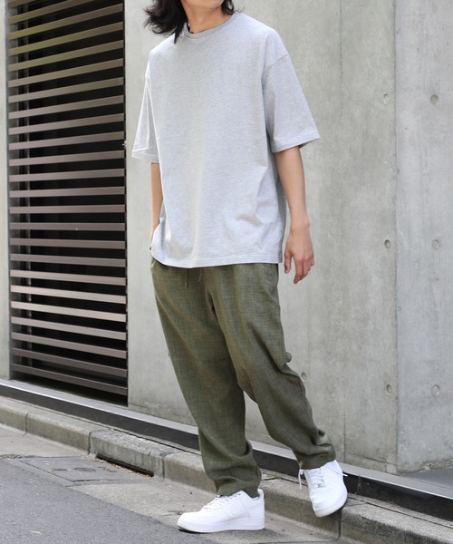 United Athle（ユナイテッドアスレ）の「【United Athle】5.6オンス プレミアムコットン ビッグシルエット ボクシーTシャツ 半袖無地Tシャツ 短丈 5508（Tシャツ/カットソー・メンズ・ホワイト/ブラック/ライトピンク/グレー/ライトグリーン/ライトブルー/カーキ/オリーブ/ネイビー/ベージュ/ライトパープル・S/M/L/XL/XXL）」の12枚目の写真