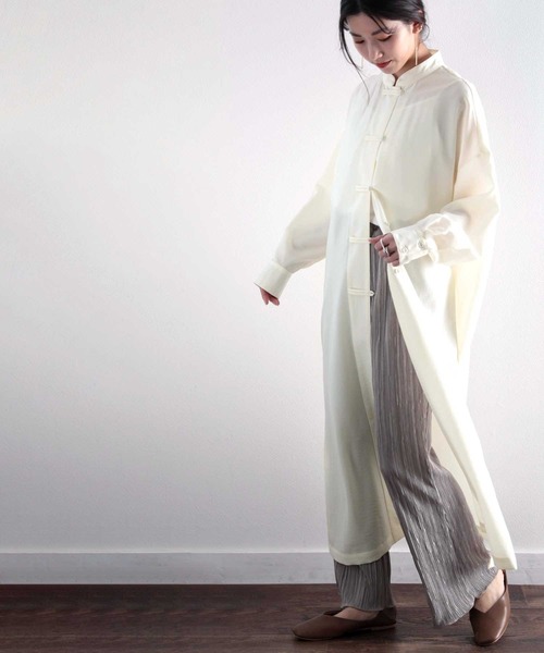 classicalelf(クラシカルエルフ)の「最旬、チャイナ風。ロング丈バンドカラーシャツ(シャツ/ブラウス・レディース・アイボリー/グレイッシュベージュ・MEDIUM/LARGE/X-LARGE)」の13枚目の写真