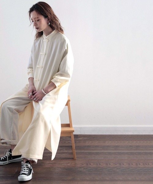 classicalelf(クラシカルエルフ)の「最旬、チャイナ風。ロング丈バンドカラーシャツ(シャツ/ブラウス・レディース・アイボリー/グレイッシュベージュ・MEDIUM/LARGE/X-LARGE)」の7枚目の写真