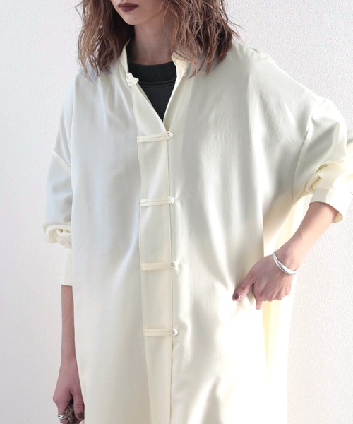 classicalelf(クラシカルエルフ)の「最旬、チャイナ風。ロング丈バンドカラーシャツ(シャツ/ブラウス・レディース・アイボリー/グレイッシュベージュ・MEDIUM/LARGE/X-LARGE)」の8枚目の写真