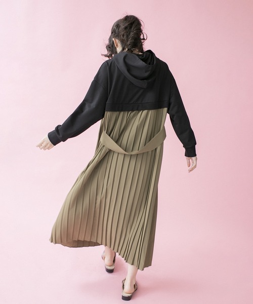 OSMOSIS（オズモーシス）の「裏毛フードプリーツワンピース