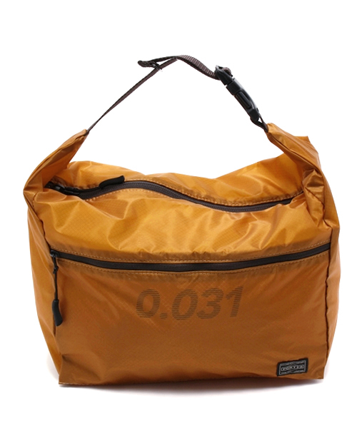 PORTER（ポーター）の「AMPHIBIOUS×PORTER ×B印 YOSHIDA NYLON HAND BAG LARGE（ハンドバッグ・レディース・ホワイト/ブラック/ブラウン/ピンク/サックスブルー/パープル・ONE SIZE）」の4枚目の写真