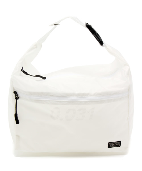 PORTER（ポーター）の「AMPHIBIOUS×PORTER ×B印 YOSHIDA NYLON HAND BAG LARGE（ハンドバッグ・レディース・ホワイト/ブラック/ブラウン/ピンク/サックスブルー/パープル・ONE SIZE）」の2枚目の写真