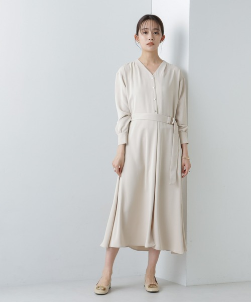 NANO universe（ナノユニバース）の「【WEB限定】Vネックフレアとろみワンピース（ワンピース・レディース・アイボリー/ブルー/チャコール・マルチサイズ）」の12枚目の写真