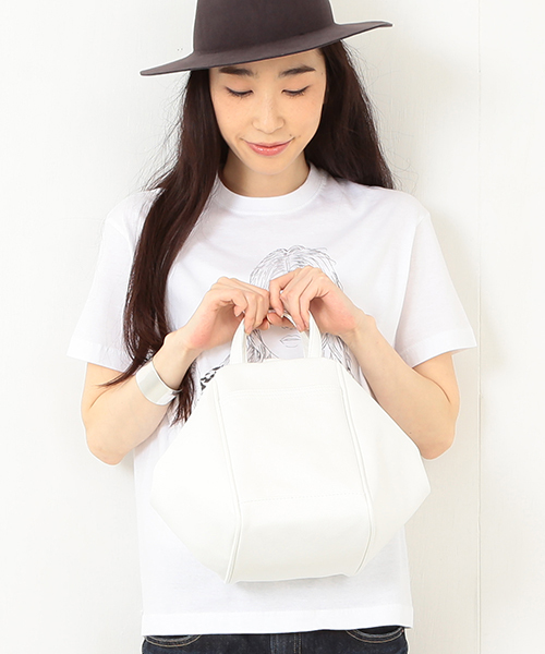 Ray BEAMS（レイビームス）の「▽【sweet 4月号掲載】Casselini / 3WAY リュック（バックパック/リュック・レディース・オフホワイト/ブルー・ONE SIZE）」の2枚目の写真