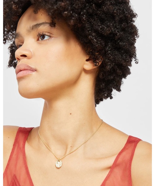 Ted Baker（テッドベーカー）の「MESRA ムーンロック ペンダント（ネックレス・レディース・ゴールド・O/S）」の4枚目の写真