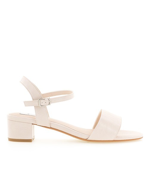 A de Vivre（アドゥヴィーヴル）の「3E アンクルストラップサンダル（サンダル・レディース・アイボリー/ブラウン系その他/パープル/ブラック・S/LL/L/M）」の2枚目の写真