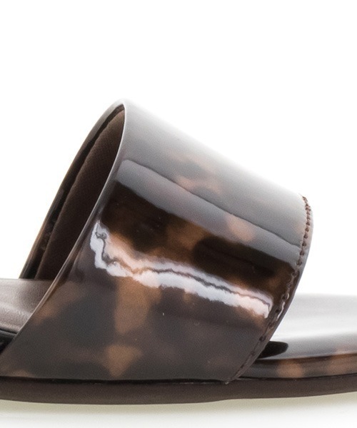 A de Vivre（アドゥヴィーヴル）の「3E アンクルストラップサンダル（サンダル・レディース・アイボリー/ブラウン系その他/パープル/ブラック・S/LL/L/M）」の8枚目の写真