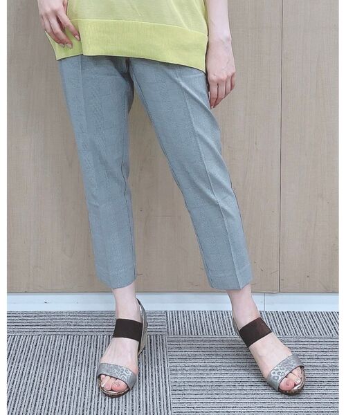 SHOO・LA・RUE(シューラルー)の「◆【SS-4L】ぷるぷるテーパードパンツ(その他パンツ・レディース・ブラック/ベージュ/ネイビー系7/グレー系その他2・01/04/05/06/10/02/03)」の8枚目の写真