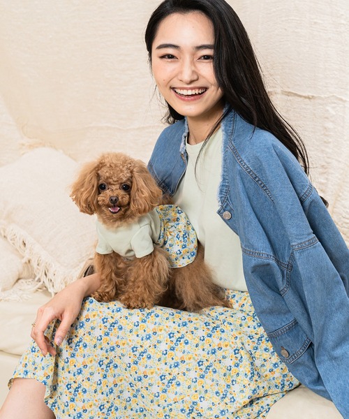 Toyome(トヨミー)の「【飼い主と犬服のペアルックセット】ビビットカラーTシャツ×花柄スカートワンピース(ペットウェア・レディース・ライトピンク/オレンジ/グリーン/ピンク/ブルー・L/M/SS/S/XXS)」の11枚目の写真