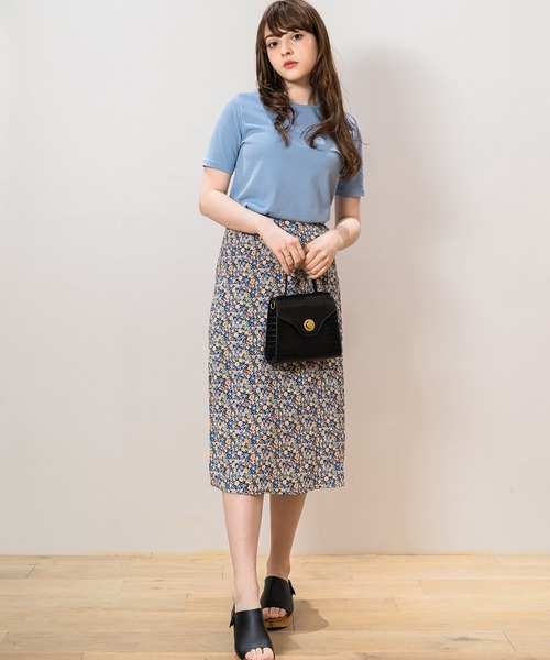 Toyome(トヨミー)の「【飼い主と犬服のペアルックセット】ビビットカラーTシャツ×花柄スカートワンピース(ペットウェア・レディース・ライトピンク/オレンジ/グリーン/ピンク/ブルー・L/M/SS/S/XXS)」の20枚目の写真