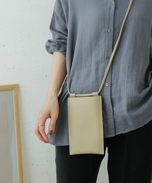 URBAN RESEARCH DOORS（アーバンリサーチドアーズ）の「ユーティリティショルダーバッグ（ショルダーバッグ・レディース・ブルー系その他/ブラック/ベージュ系その他・ONE）」の3枚目の写真