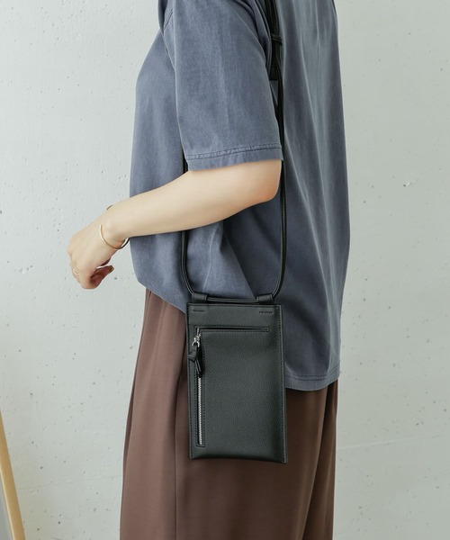 URBAN RESEARCH DOORS（アーバンリサーチドアーズ）の「ユーティリティショルダーバッグ（ショルダーバッグ・レディース・ブルー系その他/ブラック/ベージュ系その他・ONE）」の2枚目の写真