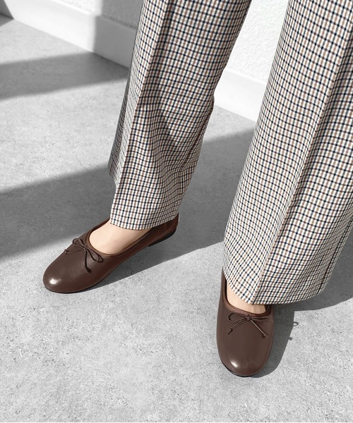 MAMIAN（マミアン）の「甲深 バレエシューズ（バレエシューズ・レディース・ブラック/ブラウン/ベージュ系その他/ブラック系その他/ブラウン系その他/アイボリー/ダークブラウン・22.5cm/23.0cm/23.5cm/24.0cm/24.5cm/25.0cm）」の5枚目の写真