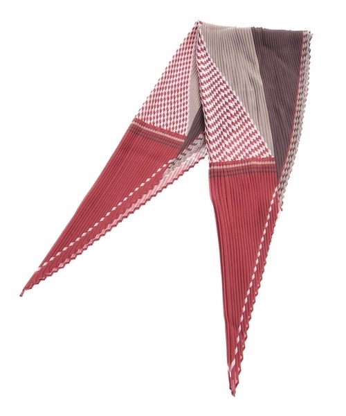 a.v.v（アーヴェヴェ）の「プリーツスカーフ（バンダナ/スカーフ・レディース・ネイビー/レッド・38）」の3枚目の写真