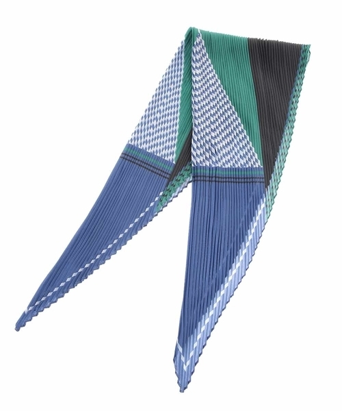 a.v.v（アーヴェヴェ）の「プリーツスカーフ（バンダナ/スカーフ・レディース・ネイビー/レッド・38）」の4枚目の写真