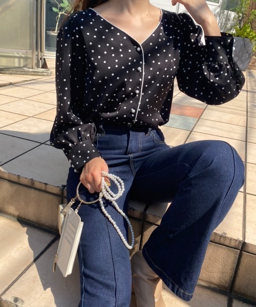 one after another NICE CLAUP(ワンアフターアナザーナイスクラップ)の「上品見え!プチプラ配色パイピンクブラウス【WEB限定色あり】(シャツ/ブラウス・レディース・ブラック/ブラウン/ピンク/アイボリー/ドット/ライトベージュ・FREE)」の6枚目の写真