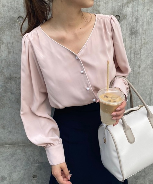 one after another NICE CLAUP(ワンアフターアナザーナイスクラップ)の「上品見え!プチプラ配色パイピンクブラウス【WEB限定色あり】(シャツ/ブラウス・レディース・ブラック/ブラウン/ピンク/アイボリー/ドット/ライトベージュ・FREE)」の9枚目の写真