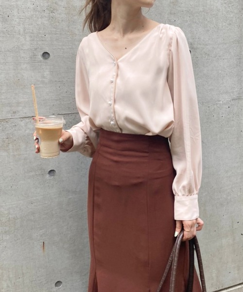 one after another NICE CLAUP(ワンアフターアナザーナイスクラップ)の「上品見え!プチプラ配色パイピンクブラウス【WEB限定色あり】(シャツ/ブラウス・レディース・ブラック/ブラウン/ピンク/アイボリー/ドット/ライトベージュ・FREE)」の21枚目の写真