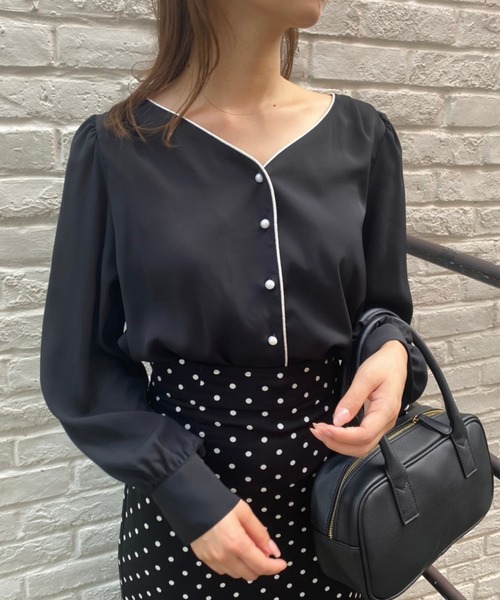 one after another NICE CLAUP(ワンアフターアナザーナイスクラップ)の「上品見え!プチプラ配色パイピンクブラウス【WEB限定色あり】(シャツ/ブラウス・レディース・ブラック/ブラウン/ピンク/アイボリー/ドット/ライトベージュ・FREE)」の20枚目の写真