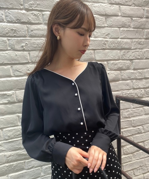 one after another NICE CLAUP(ワンアフターアナザーナイスクラップ)の「上品見え!プチプラ配色パイピンクブラウス【WEB限定色あり】(シャツ/ブラウス・レディース・ブラック/ブラウン/ピンク/アイボリー/ドット/ライトベージュ・FREE)」の16枚目の写真