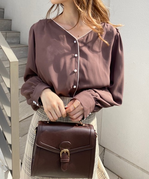 one after another NICE CLAUP(ワンアフターアナザーナイスクラップ)の「上品見え!プチプラ配色パイピンクブラウス【WEB限定色あり】(シャツ/ブラウス・レディース・ブラック/ブラウン/ピンク/アイボリー/ドット/ライトベージュ・FREE)」の8枚目の写真