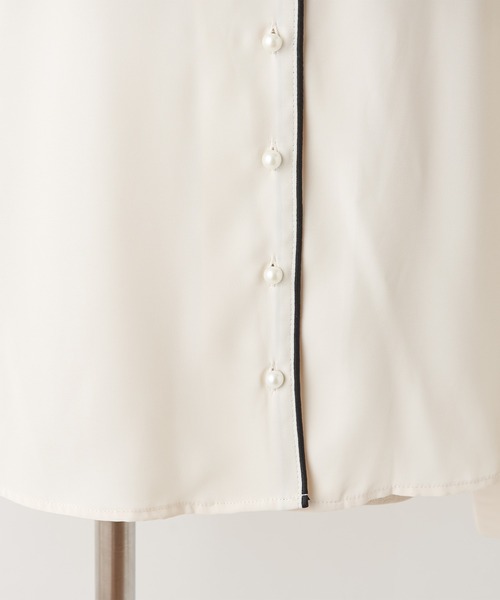 one after another NICE CLAUP(ワンアフターアナザーナイスクラップ)の「上品見え!プチプラ配色パイピンクブラウス【WEB限定色あり】(シャツ/ブラウス・レディース・ブラック/ブラウン/ピンク/アイボリー/ドット/ライトベージュ・FREE)」の22枚目の写真