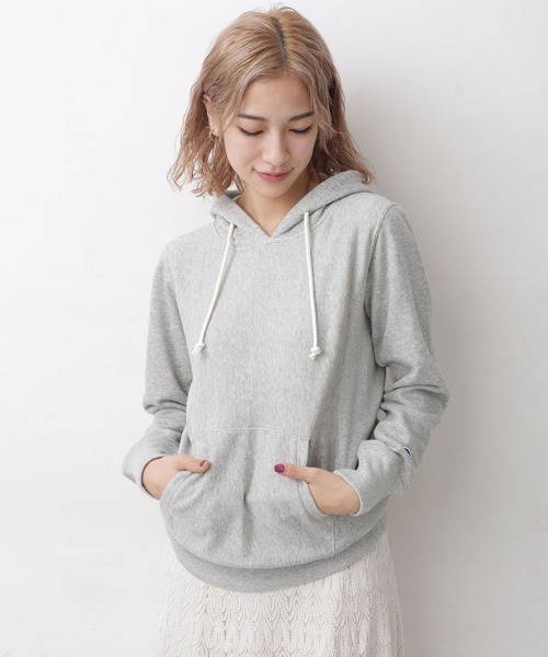 Champion（チャンピオン）の「Champion/リバースウィーブ スウェットパーカー 長袖（パーカー・レディース・ホワイト/グレー/ブラック・L/M）」の3枚目の写真