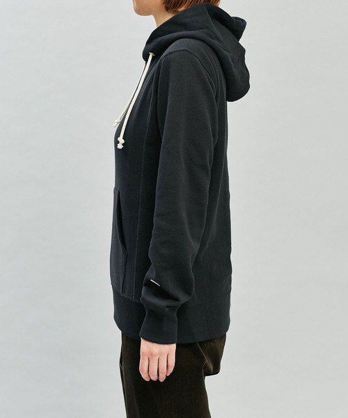 Champion（チャンピオン）の「Champion/リバースウィーブ スウェットパーカー 長袖（パーカー・レディース・ホワイト/グレー/ブラック・L/M）」の7枚目の写真