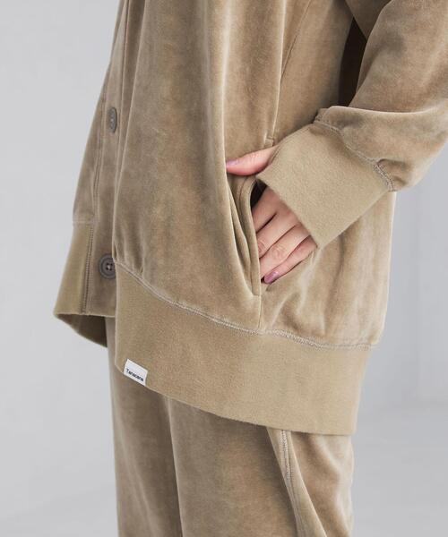 green label relaxing（グリーンレーベルリラクシング）の「＜Tanacana (タナカーナ)＞ ベロア Vネック カーディガン（カーディガン/ボレロ・レディース・ライトグレー/パープル/ネイビー・FREE）」の5枚目の写真