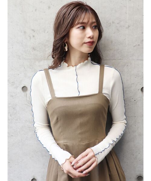 MURUA（ムルーア）の「ポイントカラーメロートップス（Tシャツ/カットソー・レディース・アイボリー/ブラック/ブルー・FREE）」の2枚目の写真