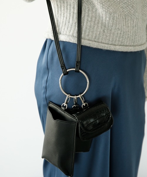 koe（コエ）の「スマホ・マルチケースショルダーバッグ*（スマホケース/カバー・レディース・ブラック/シルバー/ブラウン・FREE）」の2枚目の写真