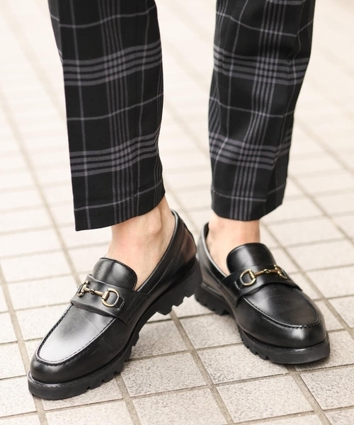 a.v.v（アーヴェヴェ）の「ビットローファー（ローファー・メンズ・ブラック・26/27）」の4枚目の写真